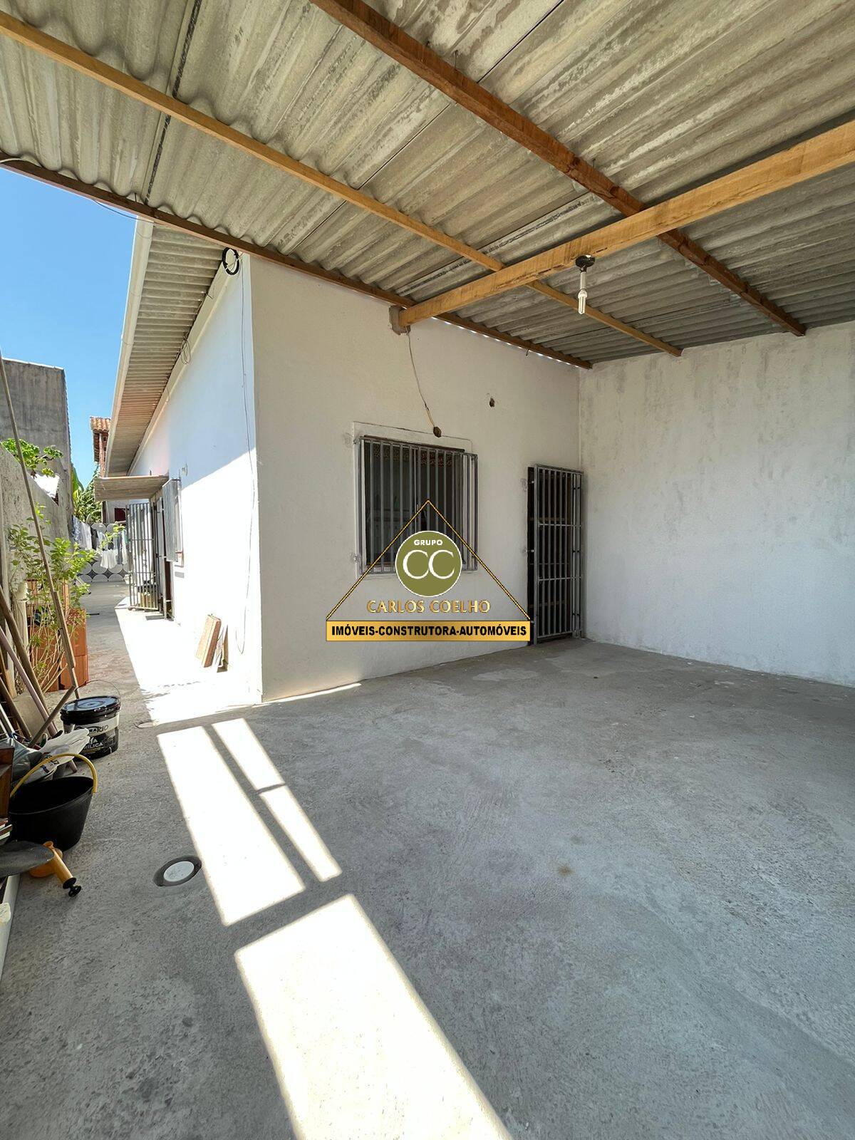 Casa à venda com 2 quartos, 150m² - Foto 1